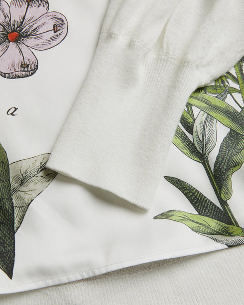 RAILI-Knitwear-Luxury and loungewear collide in the RAILI jumper. Featuring a relaxed fit in a breathable cotton and linen blend, the true standout of this piece is the floral satin front. Perfect for a day out with friends or a casual date, it offers both comfort and style. Jumper Botanical bouquet print Satin front Cotton and linen blend V-neck 3/4 length sleeves Round hem Jara is 5'10.5" / 1.79cm and wears White in a Ted size 1- Ted Baker Romania